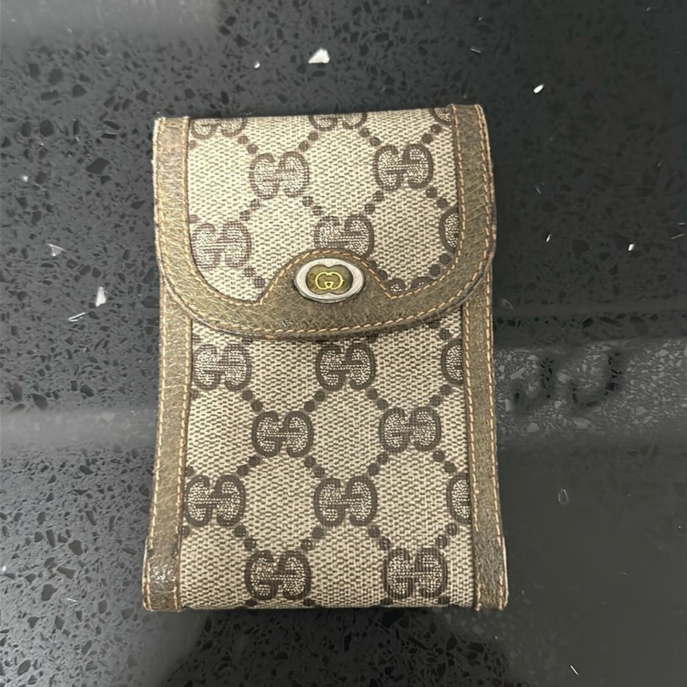 Authentic Gucci Monogram Vintage logo case/holder green leather w brown logo